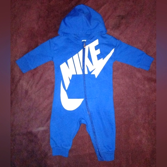 Nike Onesie - Picture 1 of 1